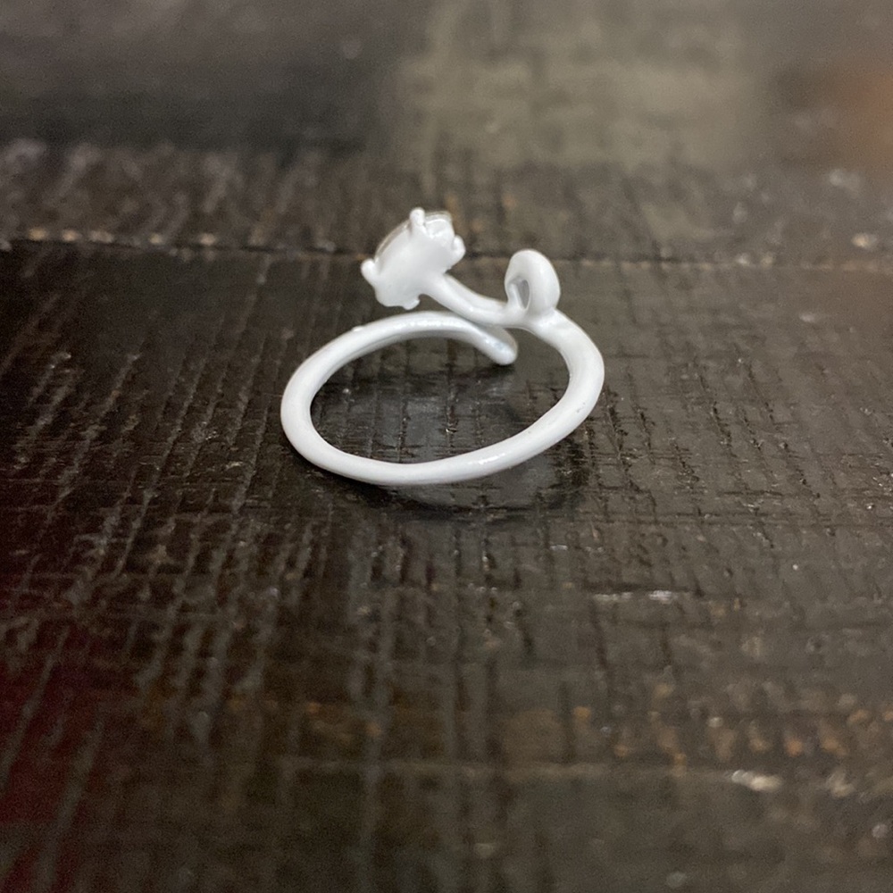 NWOT Quirky Size 7.5 White Crystal Wrap Ring - Women Jewelry! - Picture 5 of 6